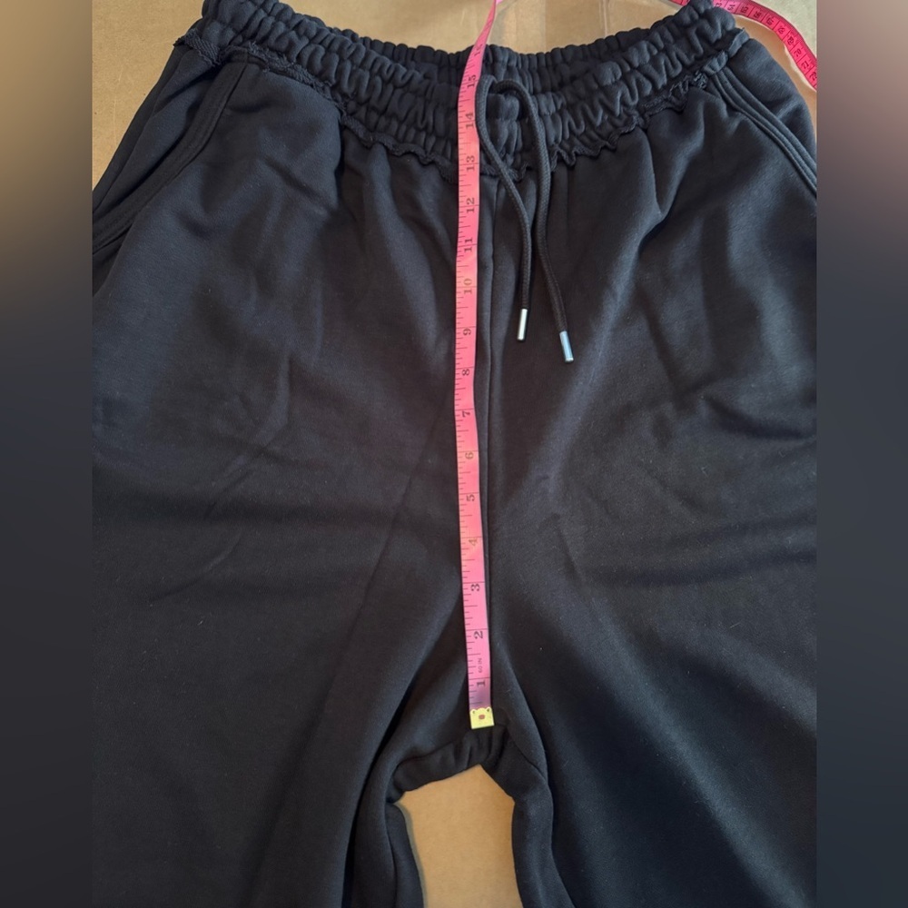 BoohooMAN Extreme Wide Leg Raw Edge Loopback Jogger Black - Picture 8 of 11